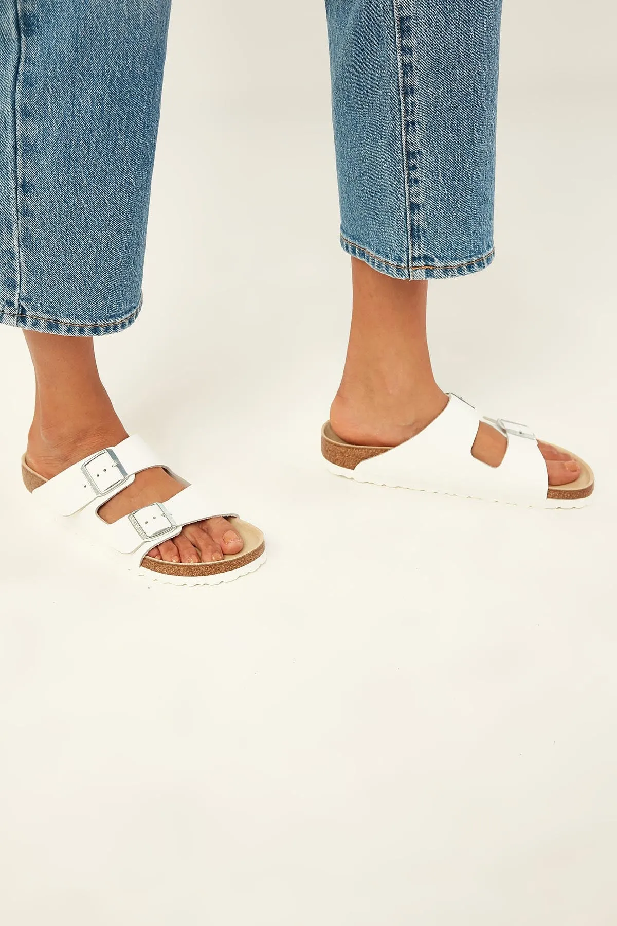 Birkenstock Womens Arizona Smooth Leather Narrow White