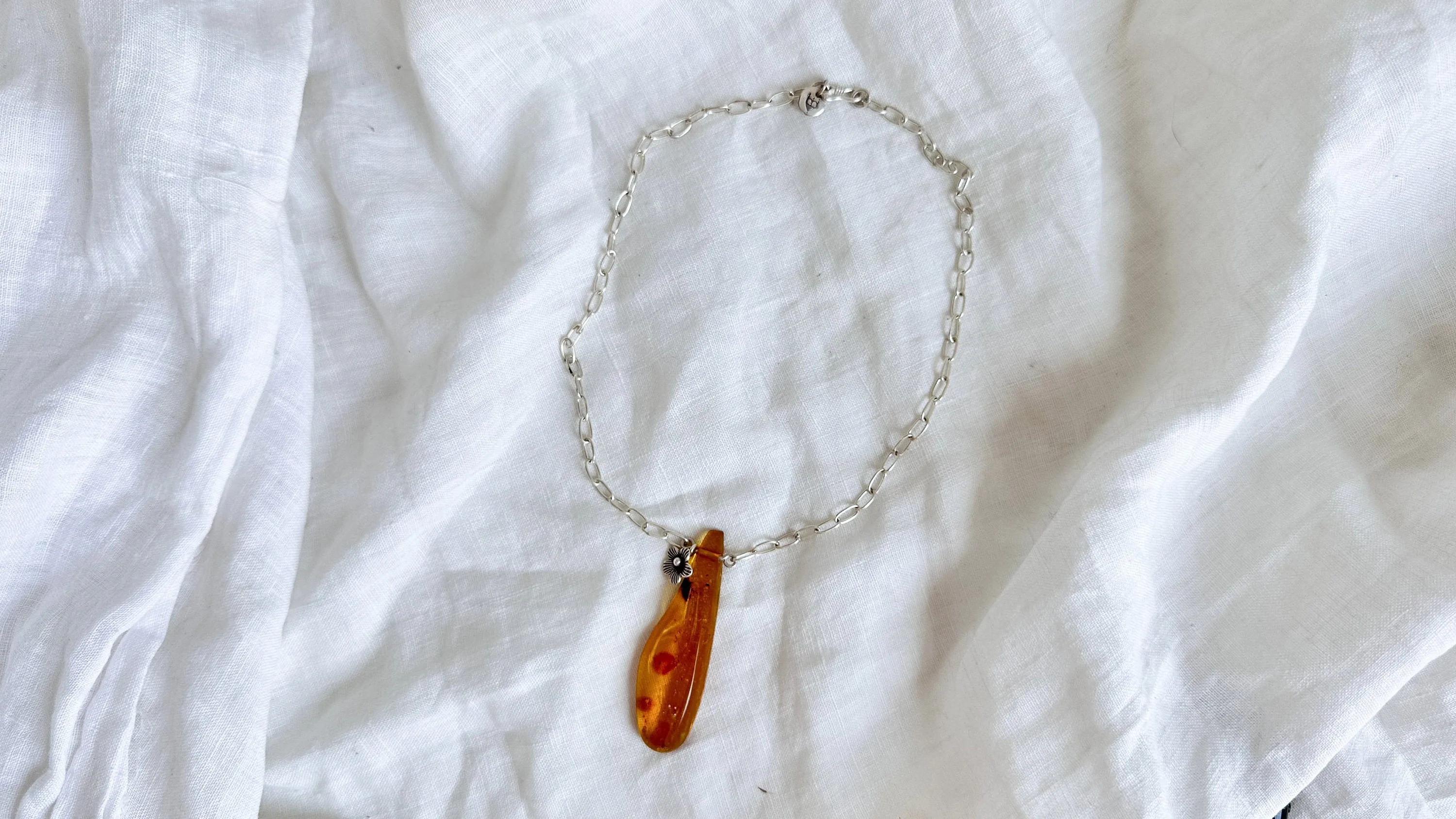 Large Amber Pendant on a Silver Chain. Sterling Silver. 1425