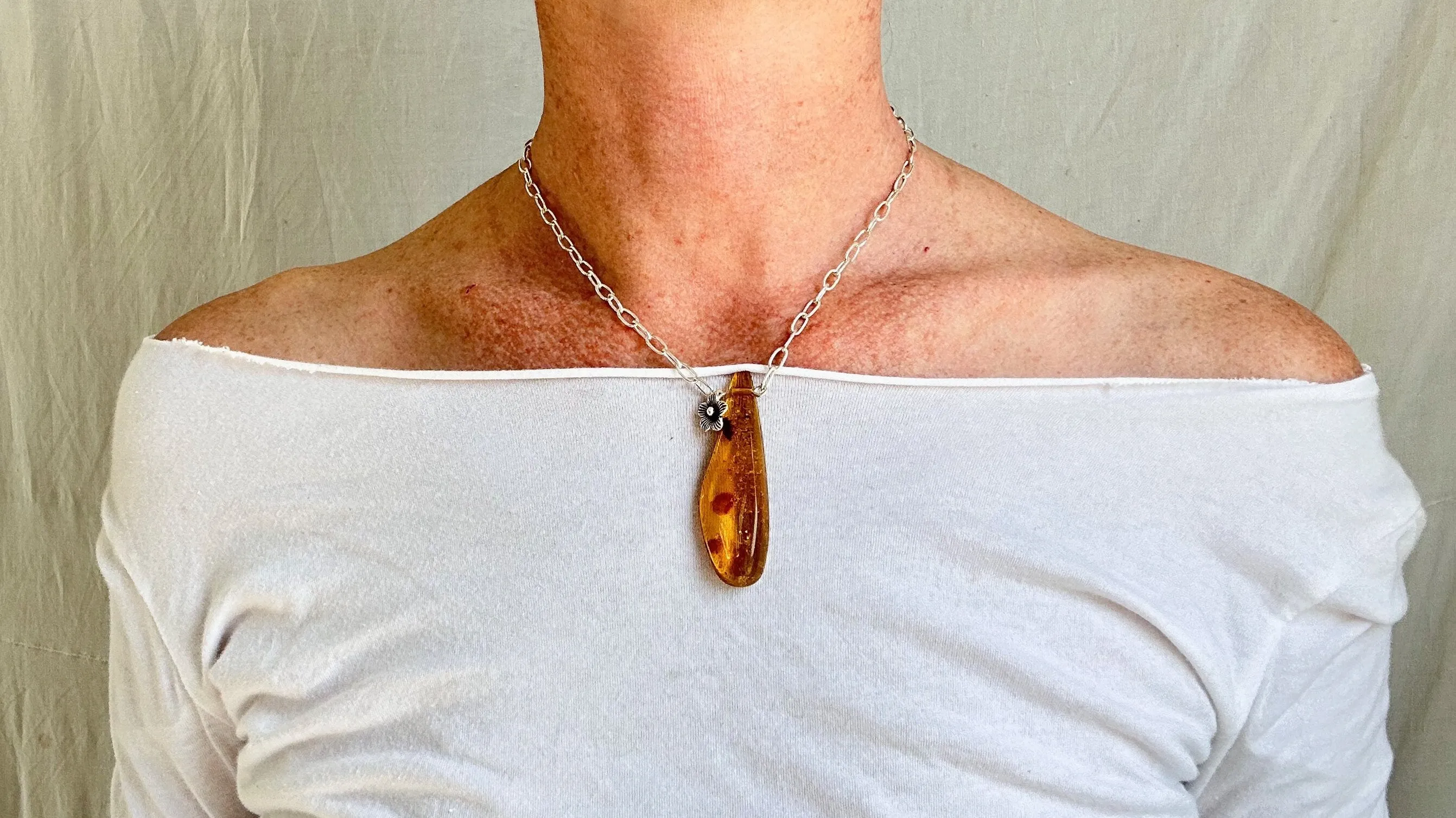 Large Amber Pendant on a Silver Chain. Sterling Silver. 1425